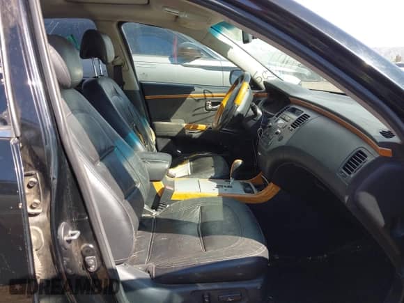 2008 Hyundai Azera Limited с VIN KMHFC46FX8A318696, выставлен на аукционе IAAI как лот 41911144 с пробегом 229 327 миль миль и . История ставок и продаж доступна на DreamBid. Изображение 5.