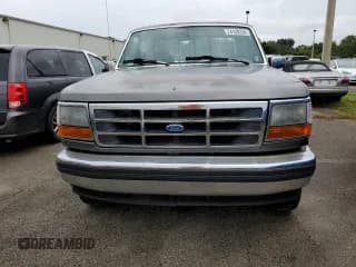 ✅ 1993 Ford F-150 • VIN: 1FTEX15H0PKA52944 • Lot: 74139234. Wystawiony na Copart z przebiegiem Nie podano. Bezpłatny archiwum sprzedaży aukcyjnych z USA i szczegółowy raport historii pojazdu na DreamBid. Zdjęcie 5.