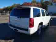 2011 Chevrolet Tahoe LT z VIN 1GNSKBE03BR108187, wystawiony jako IAAI lot #43624016 z przebiegiem 222 436 mil mil oraz . Historia ofert i sprzedaży dostępna na DreamBid. Obrazek 4.