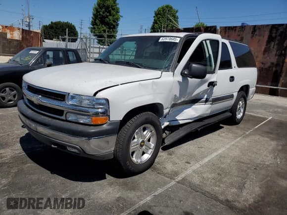 ✅ 2002 Chevrolet Suburban LS • VIN: 1GNEC16T32J322088 • Lot: 63978685. Wystawiony na Copart z przebiegiem 239 336 mil. Bezpłatny archiwum sprzedaży aukcyjnych z USA i szczegółowy raport historii pojazdu na DreamBid. Zdjęcie 1.