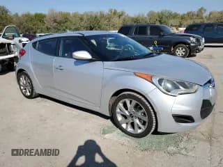 ✅ 2016 Hyundai Veloster • VIN: KMHTC6AD4GU277791 • Lot: 76111554. Wystawiony na Copart z przebiegiem 114 206 mil. Bezpłatny archiwum sprzedaży aukcyjnych z USA i szczegółowy raport historii pojazdu na DreamBid. Zdjęcie 4.