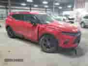 2024 Chevrolet Blazer LT z VIN 3GNKBJR44RS171295, wystawiony jako Copart lot #47431225 z przebiegiem 18 699 mil mil oraz Szkoda całkowita • Salvage title. Historia ofert i sprzedaży dostępna na DreamBid. Obrazek 4.