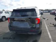 ✅ 2020 Ford Explorer XLT • VIN: 1FMSK8DH9LGB88851 • Lot: 43546314. Wystawiony na IAAI z przebiegiem 85 988 mil. Bezpłatny archiwum sprzedaży aukcyjnych z USA i szczegółowy raport historii pojazdu na DreamBid. Zdjęcie 16.