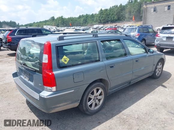 ✅ 2005 Volvo V70 • VIN: YV1SW592452478971 • Лот: 42740018. Опубликован ранее на IAAI с пробегом 192 061 миль. Бесплатный доступ к архиву аукционных продаж из США и подробный отчёт об истории автомобиля на DreamBid. Изображение 4.