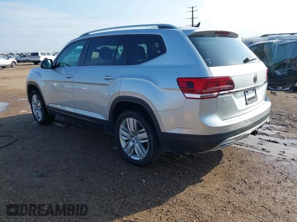 ✅ 2019 Volkswagen Atlas SE • VIN: 1V2WR2CA5KC589563 • Lot: 42766671. Listed on IAAI with 73,712 mi. Free auction sales archive from the USA and detailed vehicle history report at DreamBid. Image 3.
