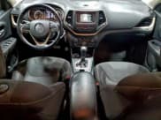 ✅ 2015 Jeep Cherokee Latitude • VIN: 1C4PJMCB9FW679224 • Лот: 93957045. Опубликован ранее на Copart с пробегом 169 271 миль. Бесплатный доступ к архиву аукционных продаж из США и подробный отчёт об истории автомобиля на DreamBid. Изображение 8.