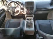 ✅ 2020 Dodge Grand Caravan SXT • VIN: 2C4RDGCG6LR201697 • Лот: 89869675. Опубликован ранее на Copart с пробегом 85 660 миль. Бесплатный доступ к архиву аукционных продаж из США и подробный отчёт об истории автомобиля на DreamBid. Изображение 8.