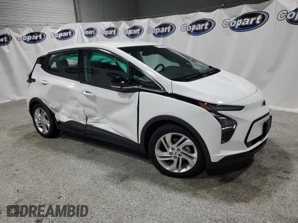 ✅ 2023 Chevrolet Bolt EV 1LT • VIN: 1G1FW6S02P4187584 • Lot: 70523304. Wystawiony na Copart z przebiegiem 11 840 mil. Bezpłatny archiwum sprzedaży aukcyjnych z USA i szczegółowy raport historii pojazdu na DreamBid. Zdjęcie 4.