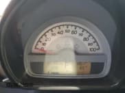 ✅ 2015 Smart fortwo Passion • VIN: WMEEK3BA1FK830296 • Lot: 56401725. Wystawiony na Copart z przebiegiem 80 988 mil. Bezpłatny archiwum sprzedaży aukcyjnych z USA i szczegółowy raport historii pojazdu na DreamBid. Zdjęcie 9.