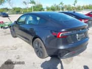 ✅ 2024 Tesla Model 3 • VIN: 5YJ3E1EA9RF737721 • Лот: 43581026. Опубликован ранее на IAAI с пробегом 11 472 миль. Бесплатный доступ к архиву аукционных продаж из США и подробный отчёт об истории автомобиля на DreamBid. Изображение 3.