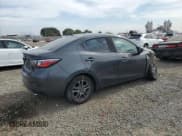 ✅ 2020 Toyota Yaris LE • VIN: 3MYDLBYVXLY712001 • Lot: 92403465. Wystawiony na Copart z przebiegiem 82 458 mil. Bezpłatny archiwum sprzedaży aukcyjnych z USA i szczegółowy raport historii pojazdu na DreamBid. Zdjęcie 3.