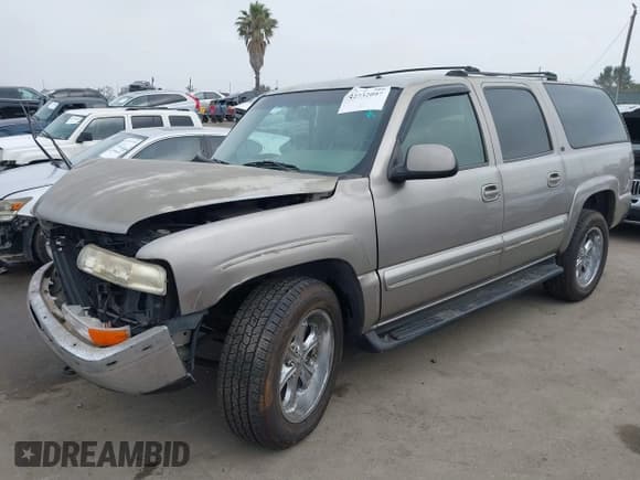 ✅ 2002 Chevrolet Suburban LS • VIN: 1GNEC16T02J206251 • Lot: 42732097. Wystawiony na IAAI z przebiegiem 276 973 mil. Bezpłatny archiwum sprzedaży aukcyjnych z USA i szczegółowy raport historii pojazdu na DreamBid. Zdjęcie 18.