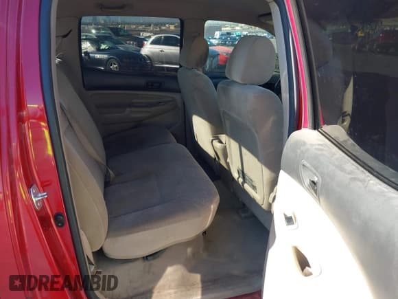 ✅ 2005 Toyota Tacoma PreRunner • VIN: 5TEJU62N95Z063643 • Lot: 43768921. Listed on IAAI with 113,306 mi. Free auction sales archive from the USA and detailed vehicle history report at DreamBid. Image 8.