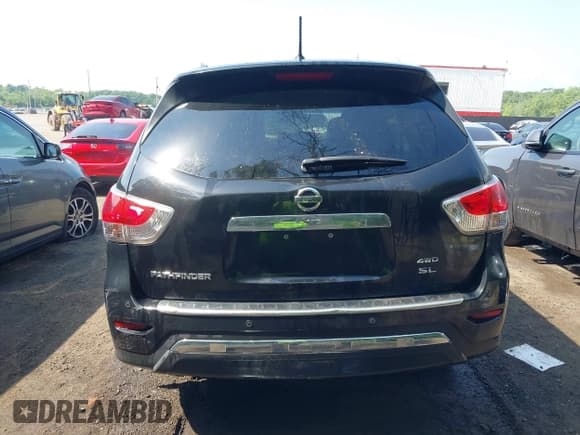 ✅ 2015 Nissan Pathfinder Platinum • VIN: 5N1AR2MM7FC707876 • Lot: 42255193. Listed on IAAI with 144,051 mi. Free auction sales archive from the USA and detailed vehicle history report at DreamBid. Image 17.