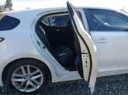 ✅ 2014 Lexus CT 200h • VIN: JTHKD5BH0E2185402 • Lot: 43386162. Wystawiony na IAAI z przebiegiem 110 681 mil. Bezpłatny archiwum sprzedaży aukcyjnych z USA i szczegółowy raport historii pojazdu na DreamBid. Zdjęcie 8.