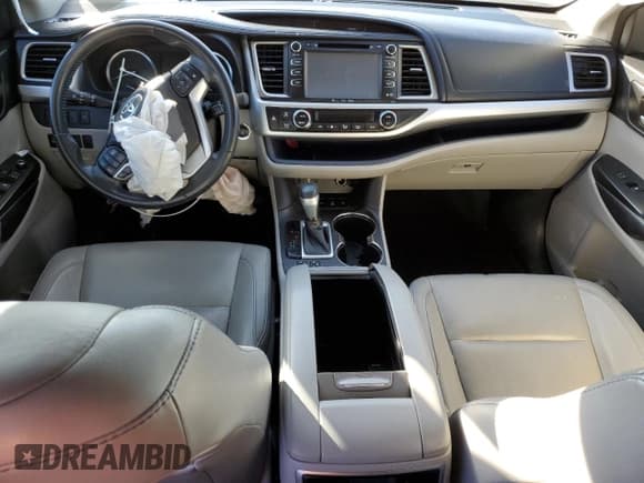 ✅ 2016 Toyota Highlander XLE • VIN: 5TDJKRFH0GS506628 • Lot: 92035275. Listed on Copart with 124,874 mi. Free auction sales archive from the USA and detailed vehicle history report at DreamBid. Image 8.