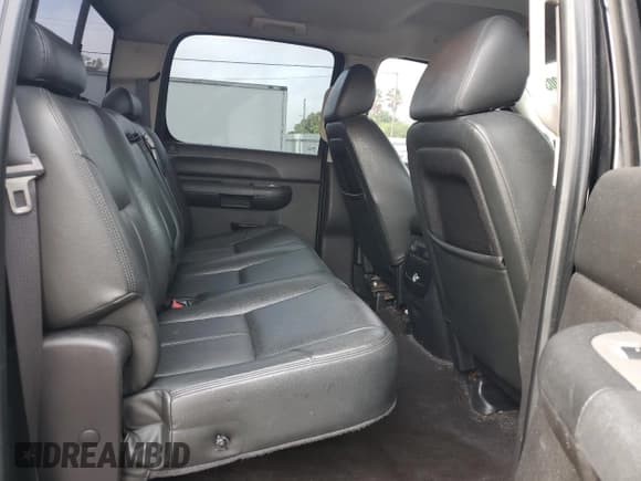 ✅ 2007 Chevrolet Silverado 2500HD LTZ • VIN: 1GCHK23637F518801 • Lot: 70293034. Wystawiony na Copart z przebiegiem 254 574 mil. Bezpłatny archiwum sprzedaży aukcyjnych z USA i szczegółowy raport historii pojazdu na DreamBid. Zdjęcie 10.