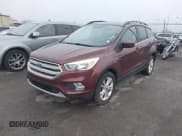 ✅ 2018 Ford Escape SE • VIN: 1FMCU0GD1JUB52224 • Lot: 43727537. Wystawiony na IAAI z przebiegiem 120 402 mil. Bezpłatny archiwum sprzedaży aukcyjnych z USA i szczegółowy raport historii pojazdu na DreamBid. Zdjęcie 17.