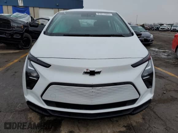2023 Chevrolet Bolt EV 1LT z VIN 1G1FW6S09P4155053, wystawiony jako Copart lot #81611933 z przebiegiem 5 986 mil mil oraz . Historia ofert i sprzedaży dostępna na DreamBid. Obrazek 5.