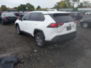 ✅ 2022 Toyota RAV4 Hybrid XLE • VIN: 4T3RWRFV0NU077659 • Lot: 43387394. Wystawiony na IAAI z przebiegiem 49 278 mil. Bezpłatny archiwum sprzedaży aukcyjnych z USA i szczegółowy raport historii pojazdu na DreamBid. Zdjęcie 3.