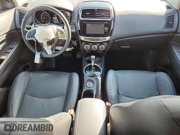 ✅ 2015 Mitsubishi Outlander SE • VIN: 4A4AR4AU0FE009854 • Лот: 80565715. Опубликован ранее на Copart с пробегом 86 453 миль. Бесплатный доступ к архиву аукционных продаж из США и подробный отчёт об истории автомобиля на DreamBid. Изображение 8.