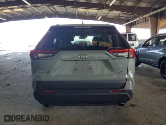 ✅ 2022 Toyota RAV4 XLE • VIN: 2T3P1RFV6NW312992 • Lot: 84037215. Wystawiony na Copart z przebiegiem 38 374 mil. Bezpłatny archiwum sprzedaży aukcyjnych z USA i szczegółowy raport historii pojazdu na DreamBid. Zdjęcie 6.