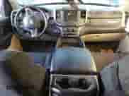 2021 Ram 1500 Big Horn z VIN 1C6SRFFMXMN649977, wystawiony jako Copart lot #83981034 z przebiegiem 54 653 mil mil oraz Szkoda całkowita • Salvage title. Historia ofert i sprzedaży dostępna na DreamBid. Obrazek 8.