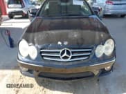 ✅ 2008 Mercedes-Benz CLK 550 • VIN: WDBTK72F58T089686 • Lot: 42295531. Wystawiony na IAAI z przebiegiem 237 733 mil. Bezpłatny archiwum sprzedaży aukcyjnych z USA i szczegółowy raport historii pojazdu na DreamBid. Zdjęcie 6.