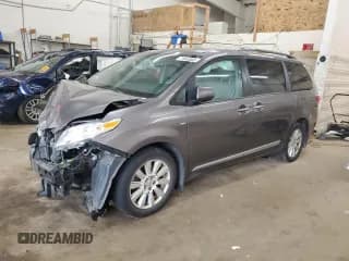 ✅ 2017 Toyota Sienna XLE • VIN: 5TDDZ3DC6HS162916 • Lot: 71945565. Listed on Copart with 65,776 mi. Free auction sales archive from the USA and detailed vehicle history report at DreamBid. Image 1.