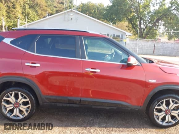 ✅ 2021 Kia Seltos SX • VIN: KNDETCA2XM7219334 • Lot: 43150697. Listed on IAAI with 43,889 mi. Free auction sales archive from the USA and detailed vehicle history report at DreamBid. Image 14.