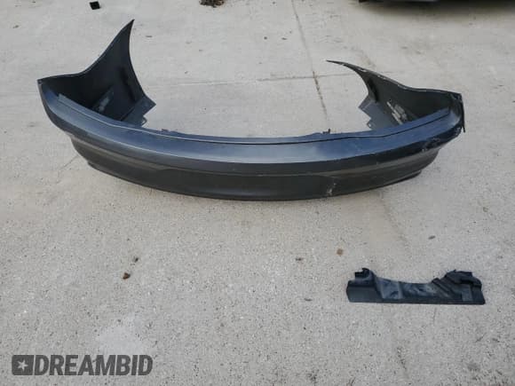 ✅ 2017 Ford Mustang V6 • VIN: 1FA6P8AM9H5286652 • Lot: 86519404. Listed on Copart with 83,761 mi. Free auction sales archive from the USA and detailed vehicle history report at DreamBid. Image 12.