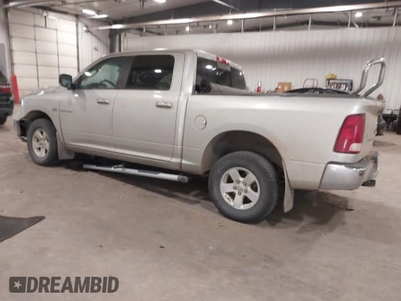 ✅ 2010 Dodge 1500 SLT • VIN: 1D7RV1CT2AS186351 • Lot: 40940549. Wystawiony na IAAI z przebiegiem 170 165 mil. Bezpłatny archiwum sprzedaży aukcyjnych z USA i szczegółowy raport historii pojazdu na DreamBid. Zdjęcie 3.