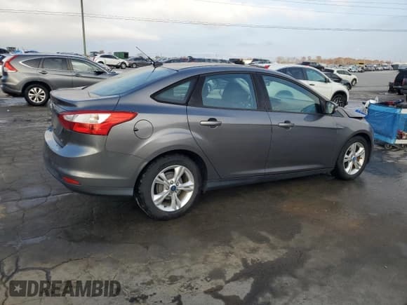 ✅ 2013 Ford Focus SE • VIN: 1FADP3F28DL208659 • Lot: 93346235. Wystawiony na Copart z przebiegiem 99 904 mil. Bezpłatny archiwum sprzedaży aukcyjnych z USA i szczegółowy raport historii pojazdu na DreamBid. Zdjęcie 3.