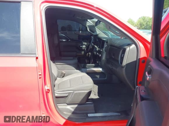 ✅ 2021 Chevrolet Silverado 1500 RST • VIN: 3GCUYEET3MG176410 • Лот: 42119458. Опубликован ранее на IAAI с пробегом 106 132 миль. Бесплатный доступ к архиву аукционных продаж из США и подробный отчёт об истории автомобиля на DreamBid. Изображение 5.