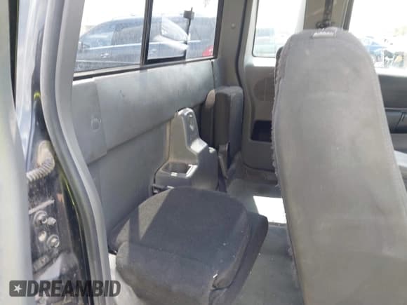 ✅ 2011 Ford Ranger XLT • VIN: 1FTKR4EE2BPB15106 • Lot: 42226682. Listed on IAAI with 329,088 mi. Free auction sales archive from the USA and detailed vehicle history report at DreamBid. Image 8.