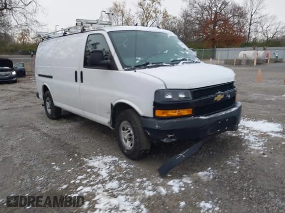 ✅ 2020 Chevrolet Express Cargo • VIN: 1GCWGAFG9L1237973 • Lot: 43649275. Wystawiony na IAAI z przebiegiem 87 903 mil. Bezpłatny archiwum sprzedaży aukcyjnych z USA i szczegółowy raport historii pojazdu na DreamBid. Zdjęcie 1.