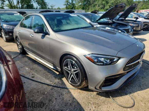 ✅ 2024 Mercedes-Benz C 300 • VIN: W1KAF4HB0RR185990 • Lot: 68674795. Wystawiony na Copart z przebiegiem Nie podano. Bezpłatny archiwum sprzedaży aukcyjnych z USA i szczegółowy raport historii pojazdu na DreamBid. Zdjęcie 4.