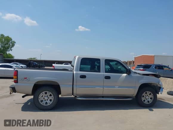 2007 GMC Sierra 1500 SL with VIN 2GTEK13V871165659, listed as a IAAI auction lot 42917749 with 250,257 mi miles and . Bid and sale history available at DreamBid. Image 14.