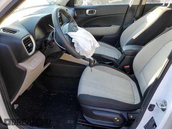 ✅ 2023 Hyundai Venue SEL • VIN: KMHRC8A39PU217213 • Lot: 86613504. Listed on Copart with 14,208 mi. Free auction sales archive from the USA and detailed vehicle history report at DreamBid. Image 7.