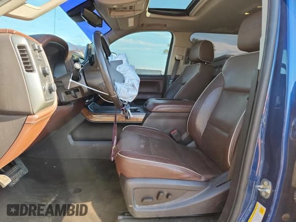 ✅ 2017 Chevrolet Silverado 2500HD High Country • VIN: 1GC1KXEYXHF213651 • Лот: 71028285. Опубликован ранее на Copart с пробегом 82 693 миль. Бесплатный доступ к архиву аукционных продаж из США и подробный отчёт об истории автомобиля на DreamBid. Изображение 7.