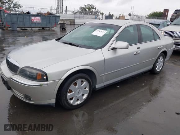 ✅ 2004 Lincoln LS Luxury • VIN: 1LNHM86S64Y642949 • Lot: 43712645. Wystawiony na IAAI z przebiegiem 88 520 mil. Bezpłatny archiwum sprzedaży aukcyjnych z USA i szczegółowy raport historii pojazdu na DreamBid. Zdjęcie 2.
