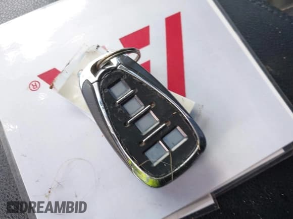 ✅ 2018 Chevrolet Traverse Premier • VIN: 1GNERKKW9JJ213816 • Lot: 43221752. Wystawiony na IAAI z przebiegiem 198 051 mil. Bezpłatny archiwum sprzedaży aukcyjnych z USA i szczegółowy raport historii pojazdu na DreamBid. Zdjęcie 11.