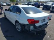 ✅ 2016 BMW 3 Series 320i • VIN: WBA8E1G53GNT35582 • Lot: 43359201. Wystawiony na IAAI z przebiegiem 91 126 mil. Bezpłatny archiwum sprzedaży aukcyjnych z USA i szczegółowy raport historii pojazdu na DreamBid. Zdjęcie 3.