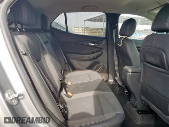 ✅ 2023 Buick Encore GX Select • VIN: KL4MMDS20PB109191 • Lot: 80925315. Wystawiony na Copart z przebiegiem 28 716 mil. Bezpłatny archiwum sprzedaży aukcyjnych z USA i szczegółowy raport historii pojazdu na DreamBid. Zdjęcie 11.