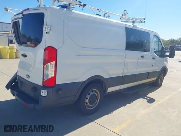 ✅ 2017 Ford Transit • VIN: 1FTYE9ZM2HKA02833 • Lot: 43428580. Wystawiony na IAAI z przebiegiem 186 760 mil. Bezpłatny archiwum sprzedaży aukcyjnych z USA i szczegółowy raport historii pojazdu na DreamBid. Zdjęcie 4.