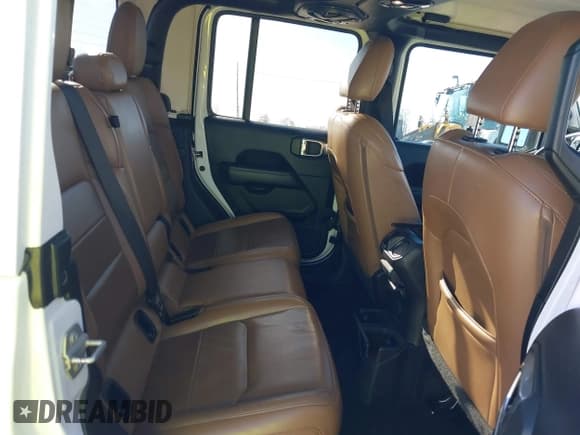 ✅ 2020 Jeep Gladiator Overland • VIN: 1C6HJTFG9LL125529 • Lot: 41196716. Wystawiony na IAAI z przebiegiem 79 029 mil. Bezpłatny archiwum sprzedaży aukcyjnych z USA i szczegółowy raport historii pojazdu na DreamBid. Zdjęcie 8.