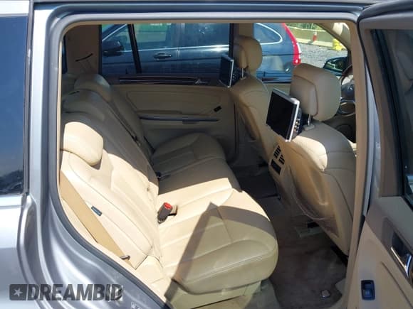 ✅ 2010 Mercedes-Benz GL 450 • VIN: 4JGBF7BE5AA577364 • Lot: 43154008. Wystawiony na IAAI z przebiegiem Nie podano. Bezpłatny archiwum sprzedaży aukcyjnych z USA i szczegółowy raport historii pojazdu na DreamBid. Zdjęcie 8.