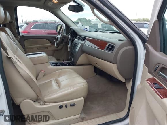 ✅ 2010 GMC Sierra 1500 • VIN: 3GTXKWE26AG242746 • Лот: 41892737. Опубликован ранее на IAAI с пробегом 248 429 миль. Бесплатный доступ к архиву аукционных продаж из США и подробный отчёт об истории автомобиля на DreamBid. Изображение 5.