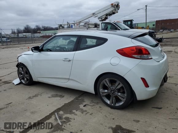 ✅ 2016 Hyundai Veloster • VIN: KMHTC6AD4GU274812 • Lot: 47850345. Wystawiony na Copart z przebiegiem 126 359 mil. Bezpłatny archiwum sprzedaży aukcyjnych z USA i szczegółowy raport historii pojazdu na DreamBid. Zdjęcie 2.