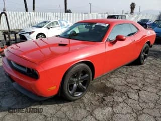 ✅ 2014 Dodge Challenger SXT • VIN: 2C3CDYAG6EH234176 • Lot: 43557705. Wystawiony na Copart z przebiegiem 21 184 mil. Bezpłatny archiwum sprzedaży aukcyjnych z USA i szczegółowy raport historii pojazdu na DreamBid. Zdjęcie 1.